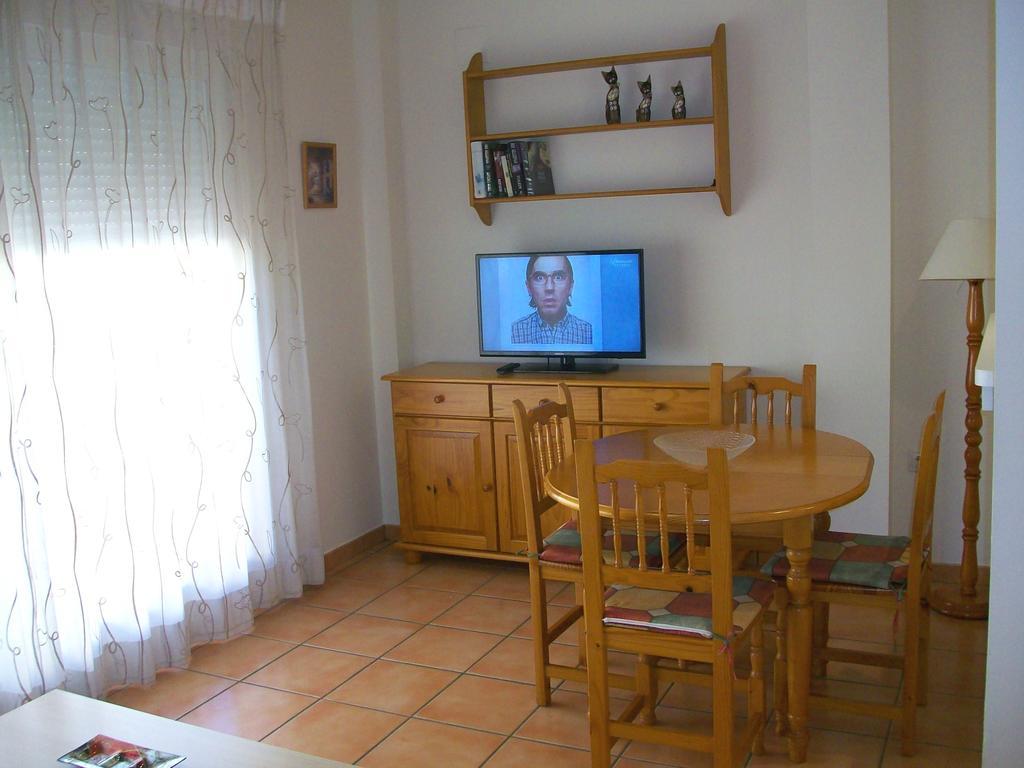 APARTAMENTOS PAR TRES - Oliva Nova Habitación foto
