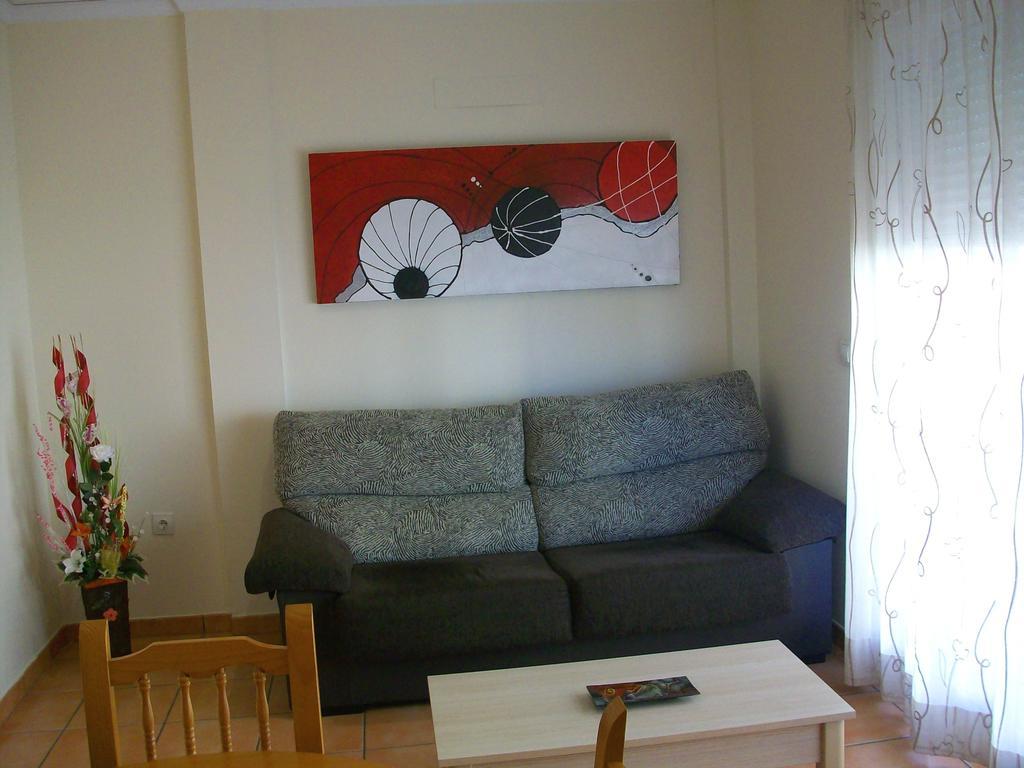 APARTAMENTOS PAR TRES - Oliva Nova Habitación foto