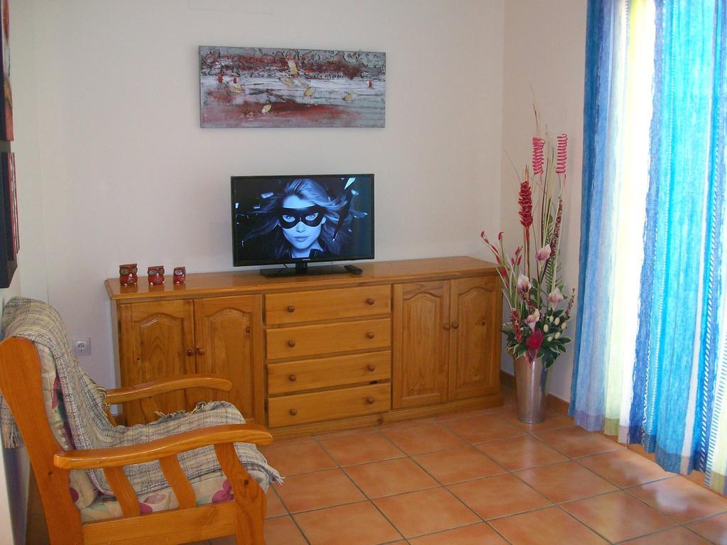 APARTAMENTOS PAR TRES - Oliva Nova Habitación foto
