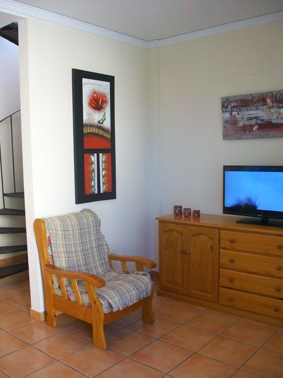 APARTAMENTOS PAR TRES - Oliva Nova Habitación foto